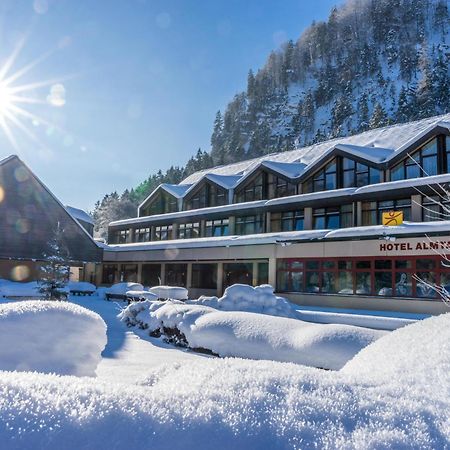Jufa Hotel Gruenau Im Almtal Exterior photo
