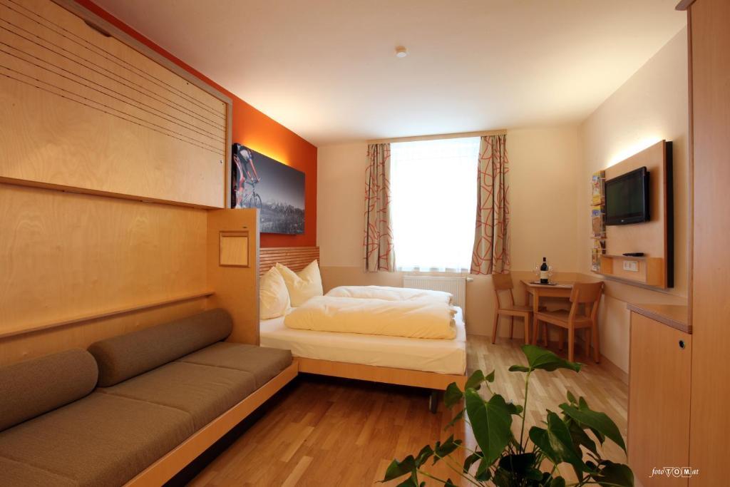 Jufa Hotel Gruenau Im Almtal Exterior photo