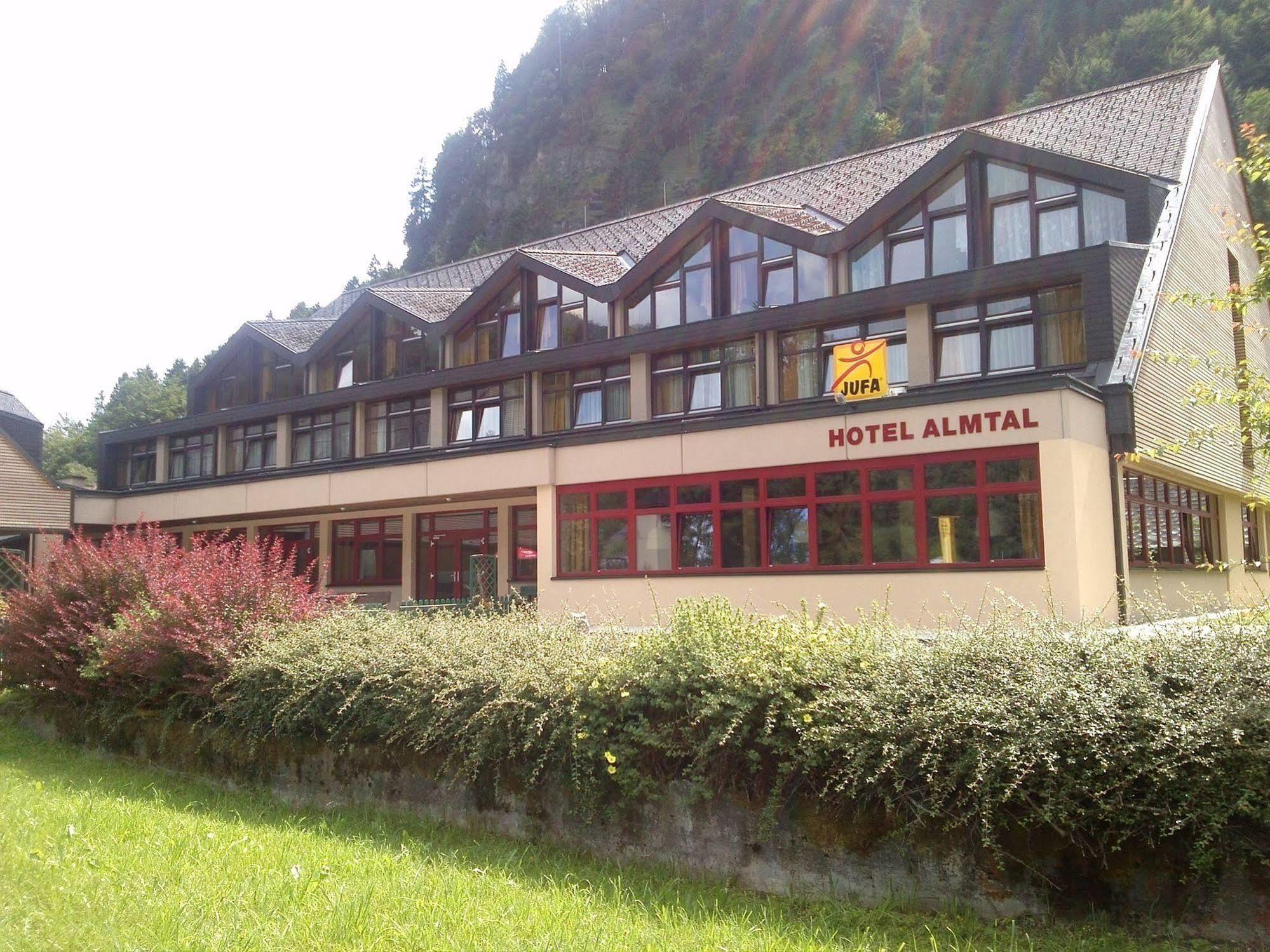 Jufa Hotel Gruenau Im Almtal Exterior photo