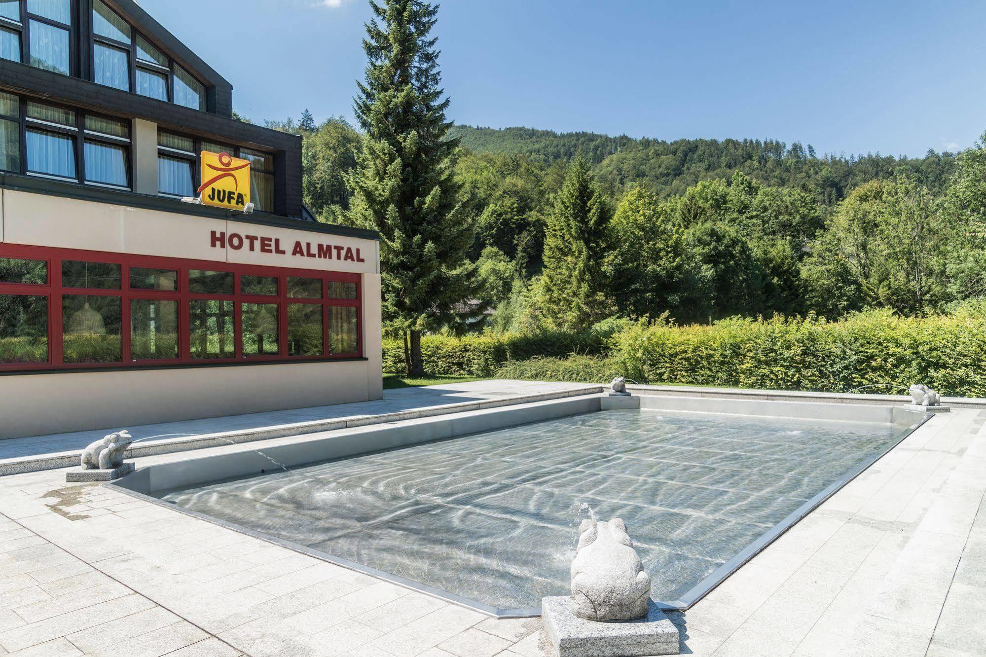 Jufa Hotel Gruenau Im Almtal Exterior photo