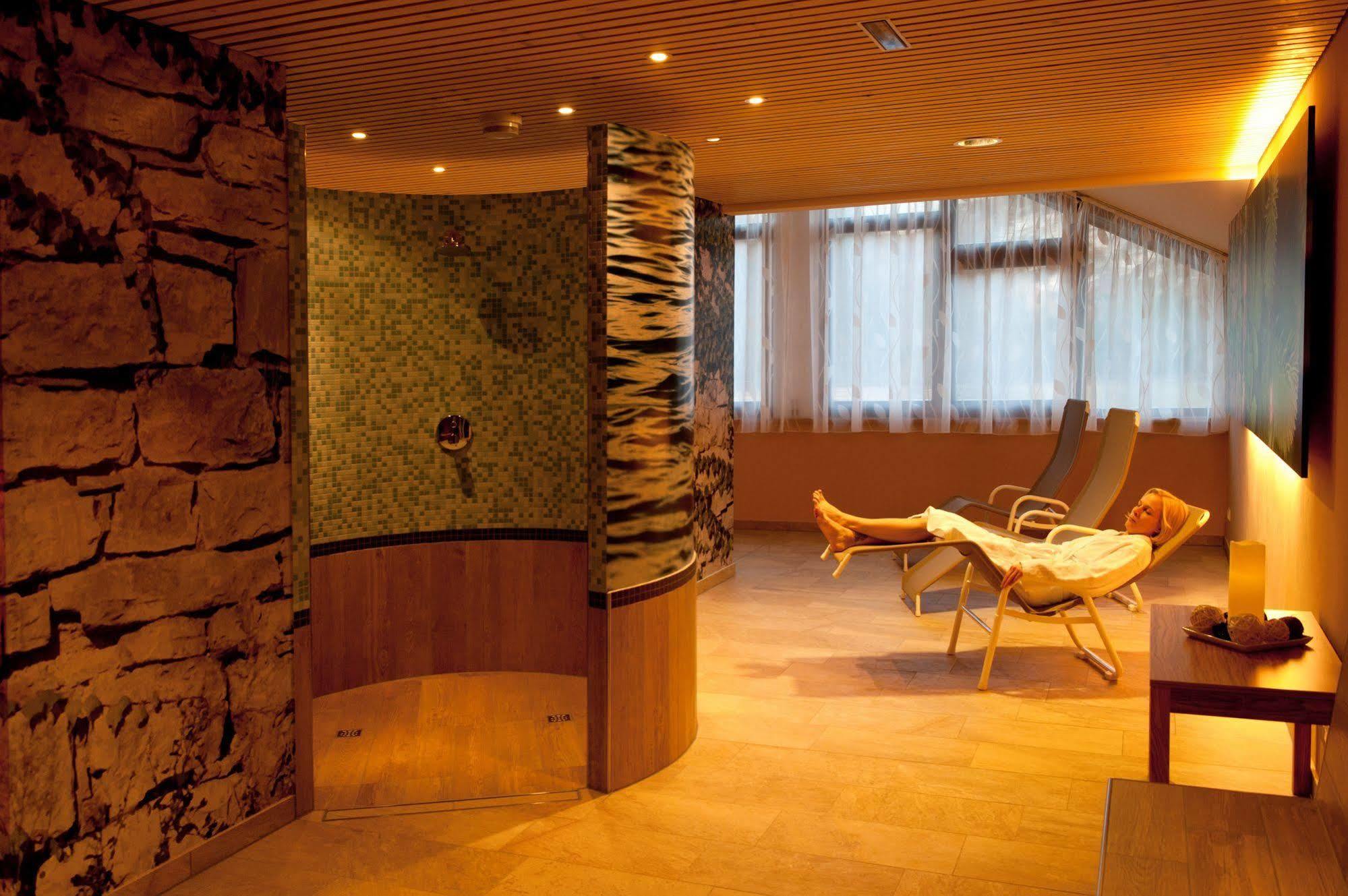 Jufa Hotel Gruenau Im Almtal Exterior photo