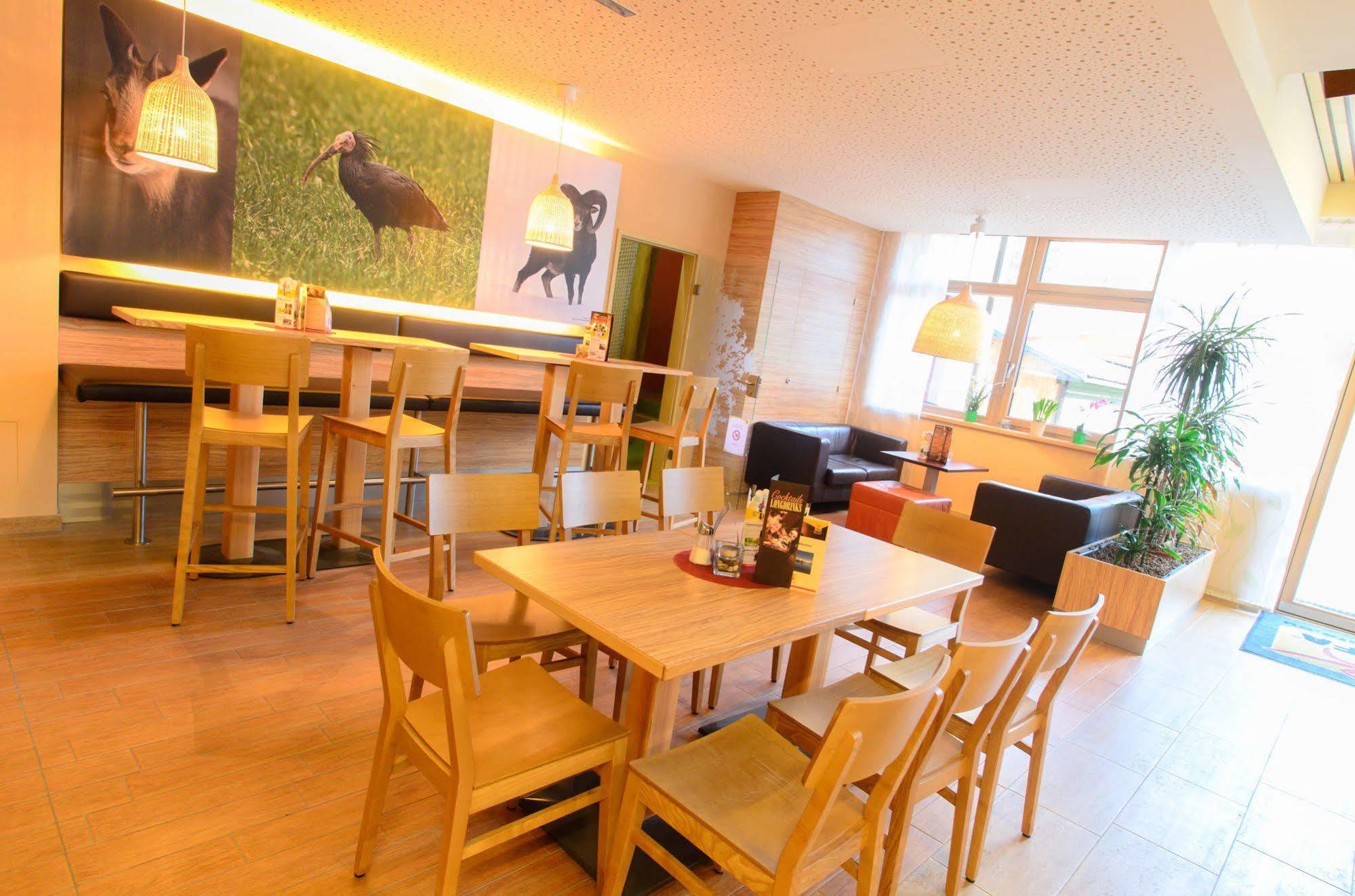Jufa Hotel Gruenau Im Almtal Exterior photo